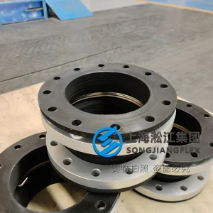 Custom DN150 aviation refueller rubber compensator, 130mm length, hand-built winding process with non-standard aluminum alloy flanges and internal SS304 vacuum ring.