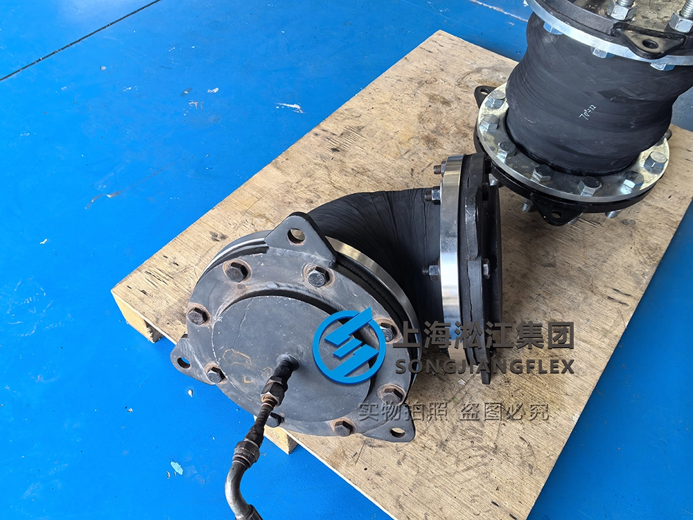 DN300 PN5 marine 90 degree rubber expansion joint featuring EPDM elbow bellows and SS304 stainless steel flanges for space-saving shipboard piping.