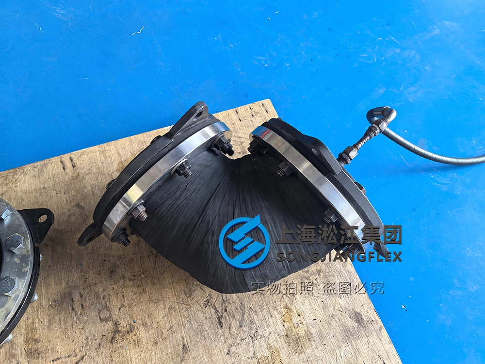 DN300 PN5 marine 90 degree rubber expansion joint featuring EPDM elbow bellows and SS304 stainless steel flanges for space-saving shipboard piping.