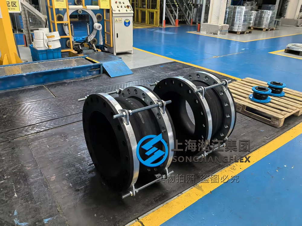 DN400 PN25 heavy-duty rubber expansion joint featuring hand-built wear-resistant natural rubber, carbon steel flanges with control units, and 100% vulcanized full face sealing for abrasive slurry.