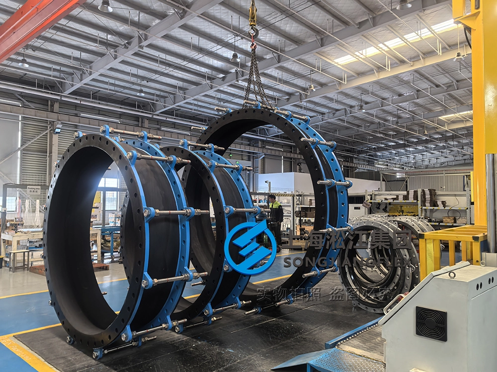 DN2400 PN6 large diameter custom flexible joint, hand-built EPDM rubber expansion joint with control units, integrated vulcanized powder coated carbon steel flanges for nuclear condensers.