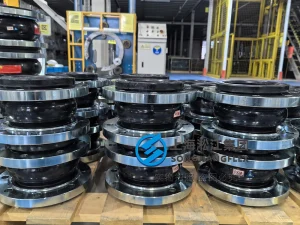 DN150 PN16 FKM rubber expansion joint, high-temperature rubber below with SS304 vacuum ring, galvanized flanges, flexible below for suction hopper dredger slurry pumps.