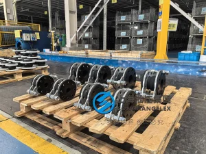 Hand-built rubber expansion joint, DN80 PN60 EPDM single sphere rubber bellow with M24 control rods and galvanized carbon steel flanges.