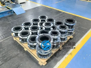 DN150 Class 150 abrasion resistant rubber compensator, custom NR rubber bellow for 150 micron slurry scouring, galvanized flanges, heavy-duty flexible joint for mining.
