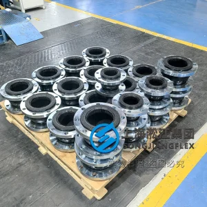DN150 Class 150 abrasion resistant rubber compensator, custom NR rubber bellow for 150 micron slurry scouring, galvanized flanges, heavy-duty flexible joint for mining.