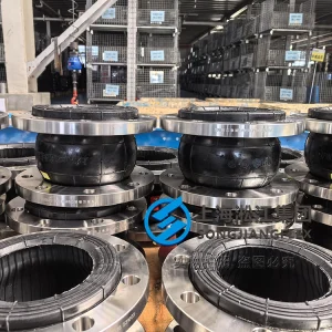 High-performance DN150 PN16 rubber expansion joint for nuclear fuel systems. Premium NBR rubber below with SS316 flanges. Reliable flexible below with rapid delivery to meet nuclear safety standards.
