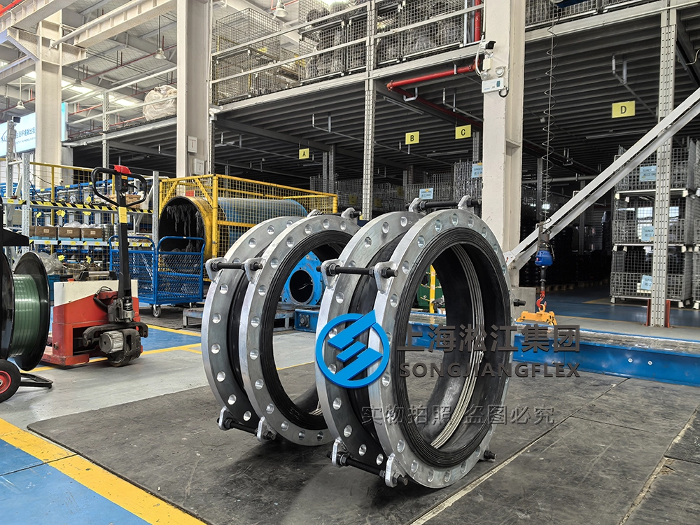 DN700 PN16 heavy-duty rubber flexible joint, molded EPDM rubber expansion joint with SS304 vacuum ring, galvanized flanges with control units for wastewater discharge.
