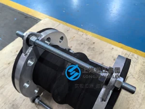 DN150 PN100 100-bar single arch rubber compensator, EPDM rubber bellow for snowmaking system, low temperature resistant -40℃ with control rods.
