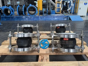 Single arch expansion bellow with SS304 flange control rods, 150LB DN80 PTFE lined rubber compensator for chemical reactor pumps.