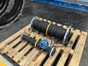DN150 oil-resistant NBR rubber expansion joint, 651mm face-to-face multi-arch hand-built rubber bellow with ring face sealing and carbon steel swivel flanges - 02.