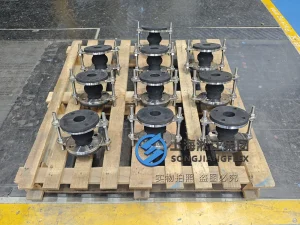 DN50 high-pressure NR rubber expansion joint, 150mm length hand-built single-arch rubber bellow with full-face vulcanized SS304 GB/T 9124 PN42 flanges and stainless steel tie rods - 04.