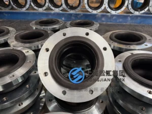 DN150 high-temperature EPDM rubber expansion joint with single-arch design and threaded carbon steel flanges for hot water heating systems - 02
